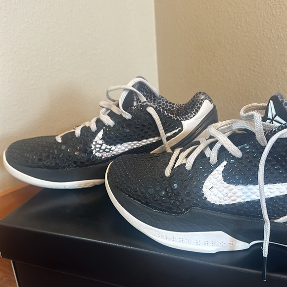 Kobe VI Protro Mambacitas-  Size 7 Men’s, Size 8.5 Women’s